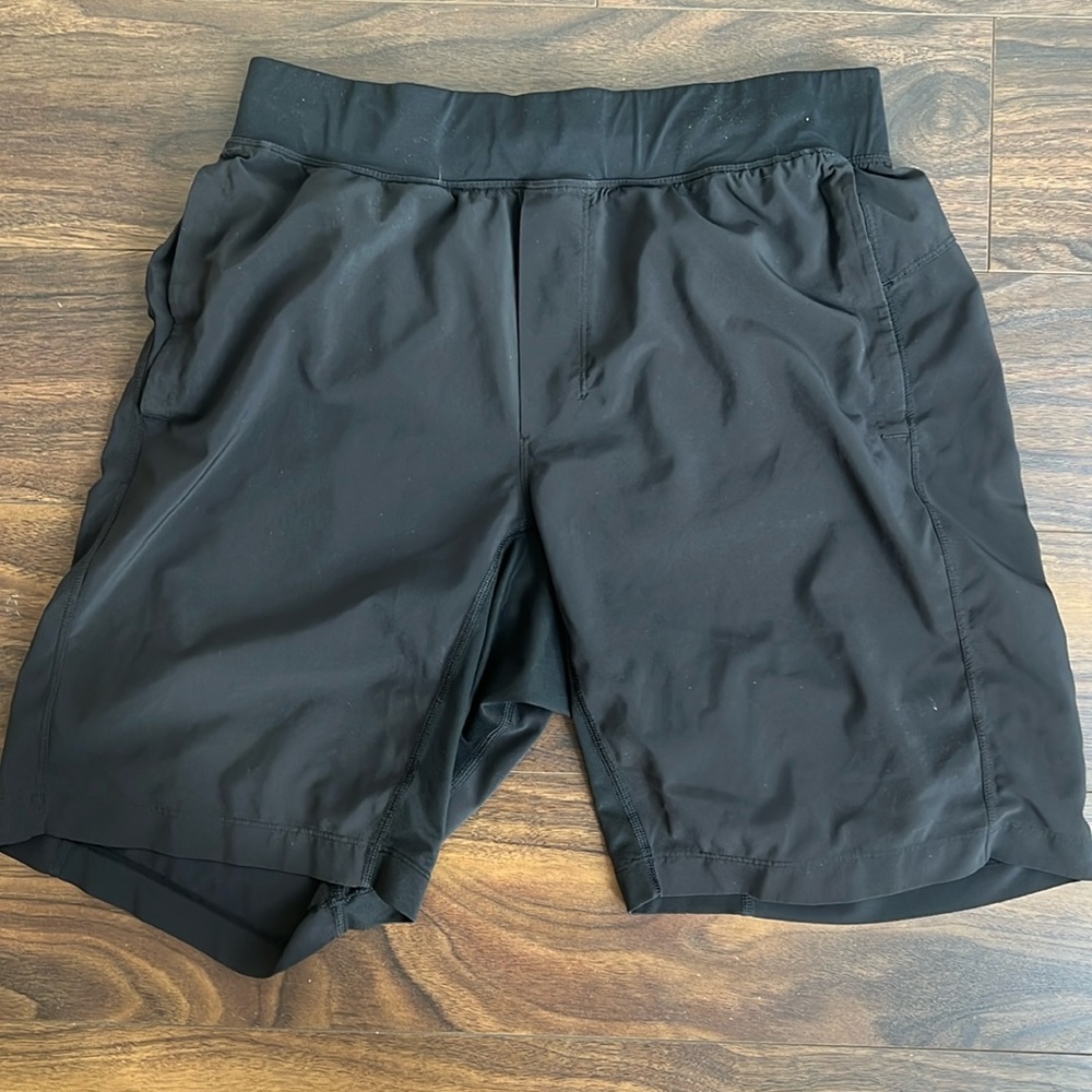 LULULEMON MENS THE SHORT BLACK SIZE SMALL 9INCH